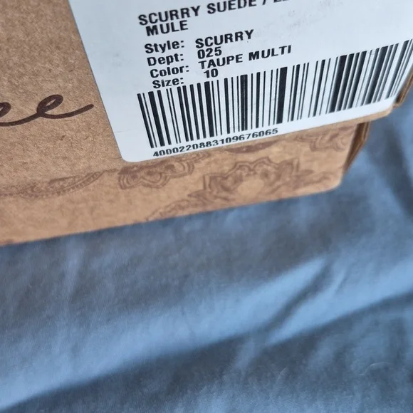 NEW IN BOX. BAND OF THE FREE beige suede slides with rose gold edges. - Picture 3 of 4